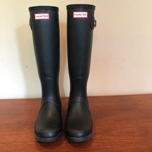 Black matte tall hunter boots